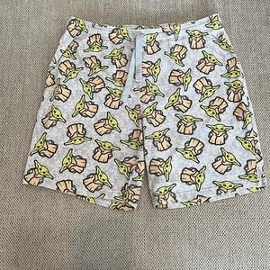 Baby Yoda Shorts‎ M